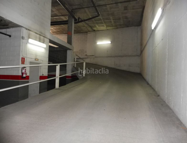 Foto 980b454b-e5e7-4153-940d-ff62a9704534. Aparcament cotxe a Hostalric