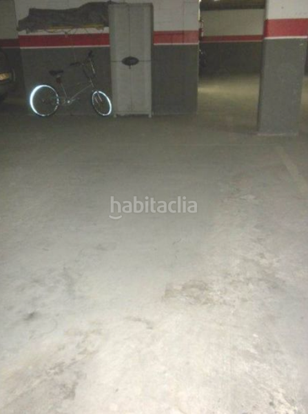 Foto fa560142-54ab-4f90-8843-a73a36a6180c. Aparcament cotxe a Hostalric