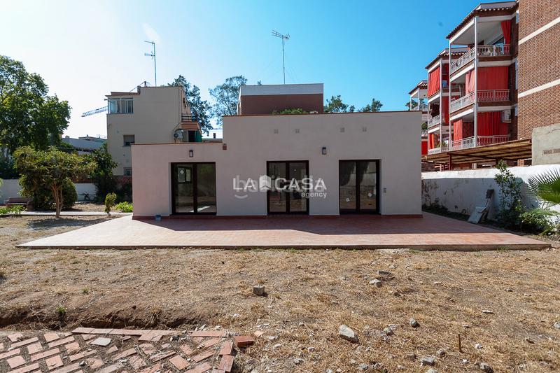 Foto 45cb7a49-0db3-42e7-aa21-59b529d15332. Haus mit heizung parking in Baixador Castelldefels