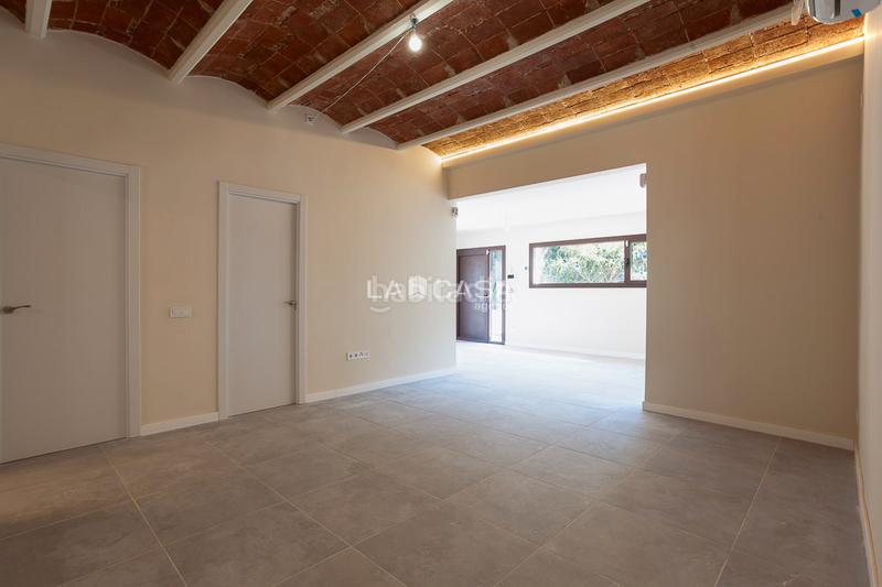 Foto 16269c8b-da39-4f6c-9ea6-0f89d3b3c5c9. House with heating parking in Baixador Castelldefels