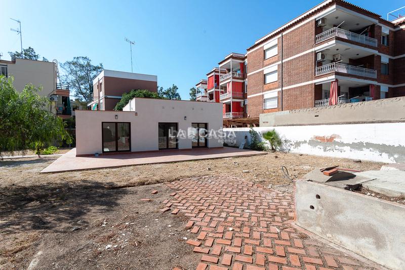 Foto 22767223-2bd4-41d4-829f-5747dfb6ee3f. House with heating parking in Baixador Castelldefels