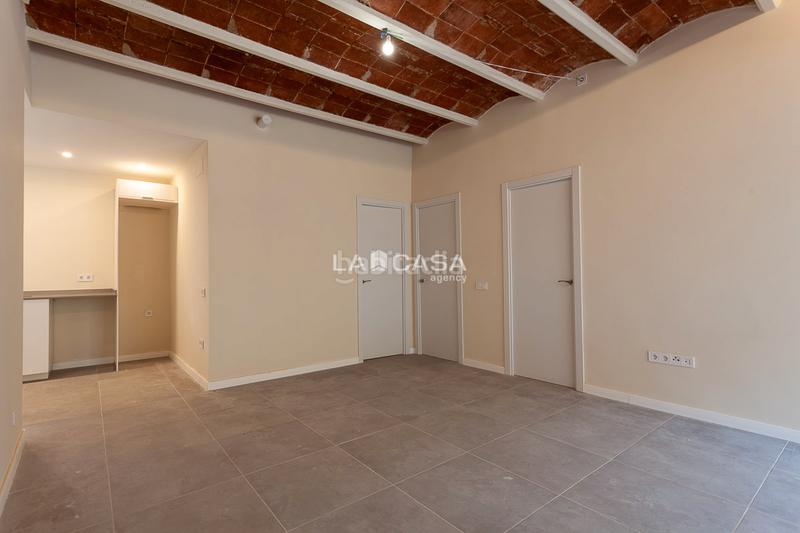 Foto 28855a0a-6fbd-439c-a578-f93bbddb79ed. House with heating parking in Baixador Castelldefels