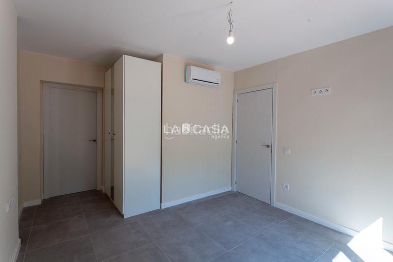 Foto 7833873d-717b-4b61-8e7e-0a3b50be0426. House with heating parking in Baixador Castelldefels