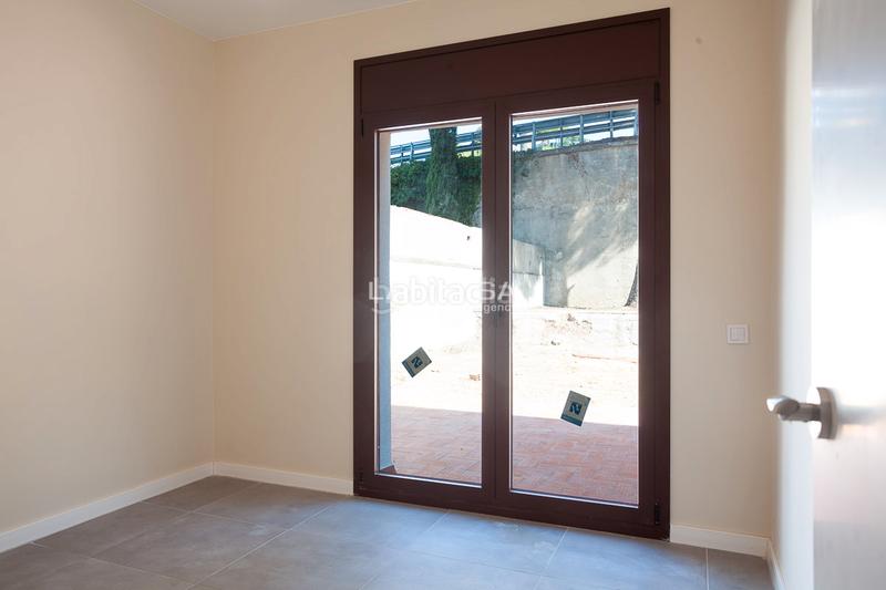 Foto ec916835-dc47-452d-9fa1-7f144665b724. House with heating parking in Baixador Castelldefels