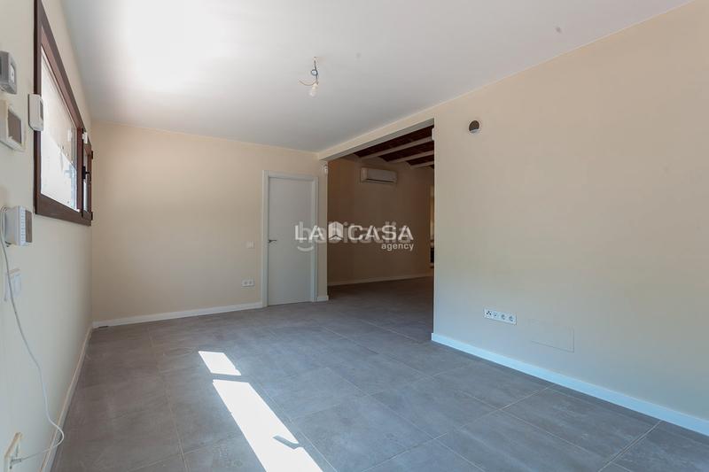 Foto 5d599478-8221-4ef1-a68c-2f5562cf5978. Maison avec chauffage parking dans Baixador Castelldefels