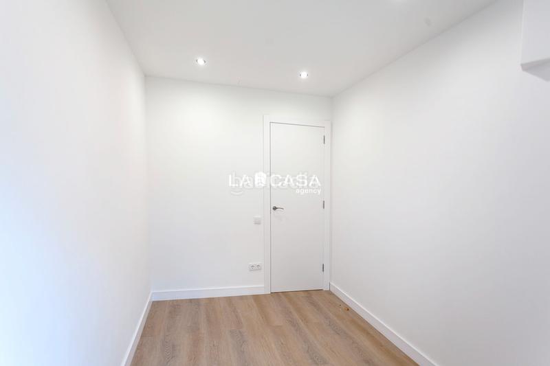 Foto f27ffd9d-57fb-4fad-8838-8844f105b949. Planta baja en Vista Alegre Castelldefels
