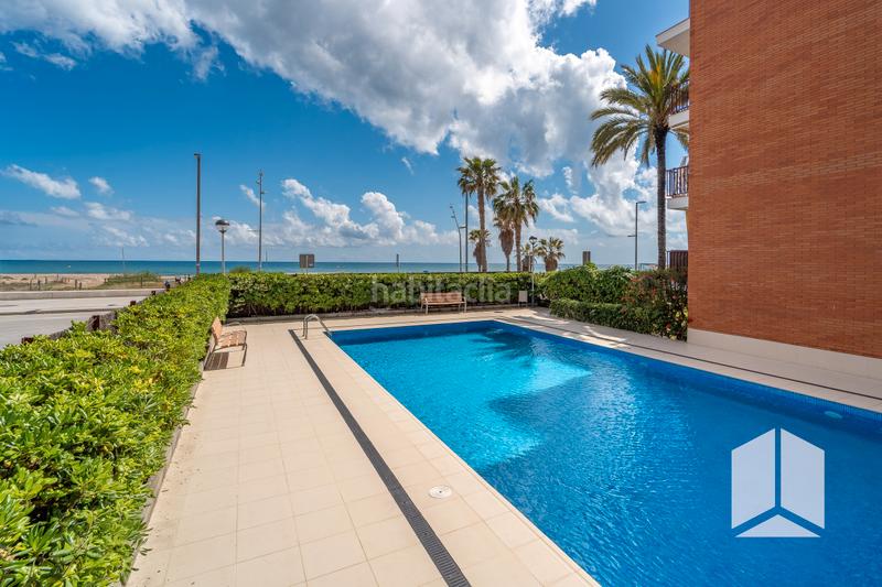 Foto b6a9240f-e2b7-4e0a-8361-ea9f9f6b9ec7. Àtic amb aparcament piscina a Baixador Castelldefels