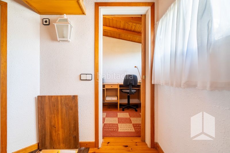 Foto 0ccc7955-8536-4a58-a66a-9a68a7116f56. Casa amb aparcament piscina a Montmar Castelldefels