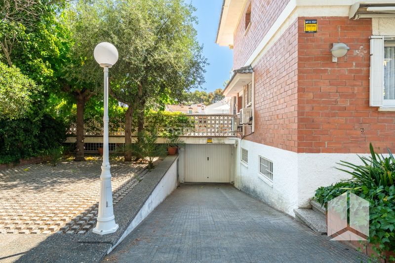Foto c68e1966-bb37-4da6-bdcd-dcfdd8a30eff. Casa amb aparcament piscina a Montmar Castelldefels