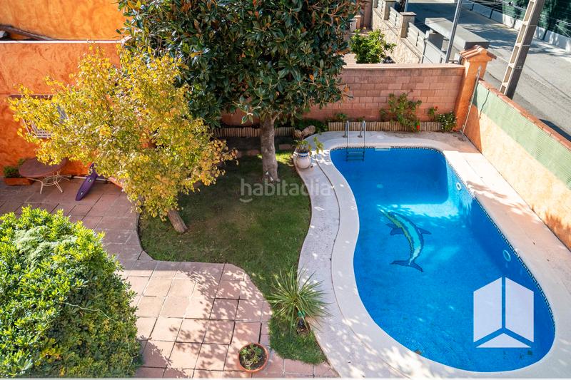 Foto 92b19534-331a-483e-a489-dd1092dc6968. Chalet con riscaldamento parcheggio piscina in Les Botigues Castelldefels