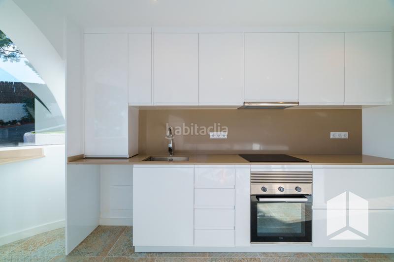 Foto 2cc9b96e-7605-40ef-ba16-159c42898209. Semi detached house with parking in El Poal Castelldefels