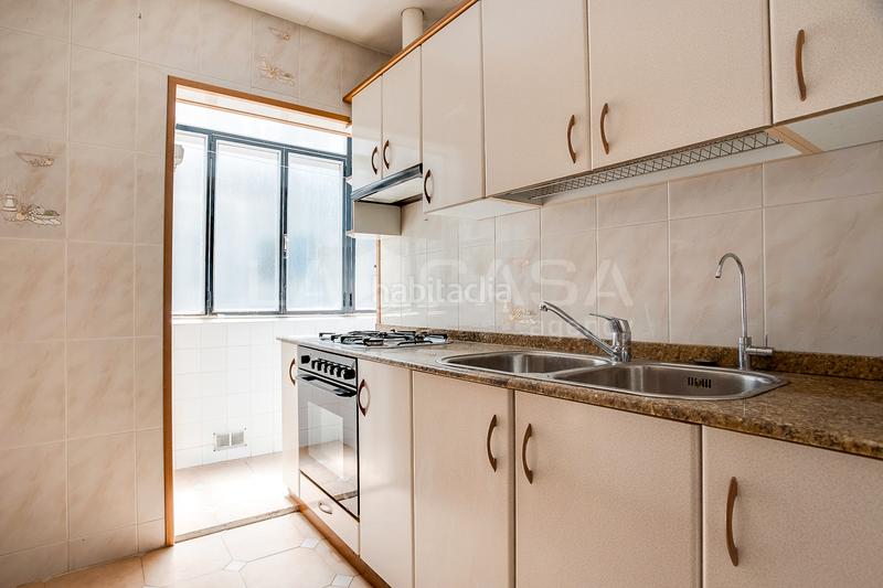 Foto b96a4635-6b1c-4f97-bb2a-d74aa301f5f1. Àtic a Sants Barcelona