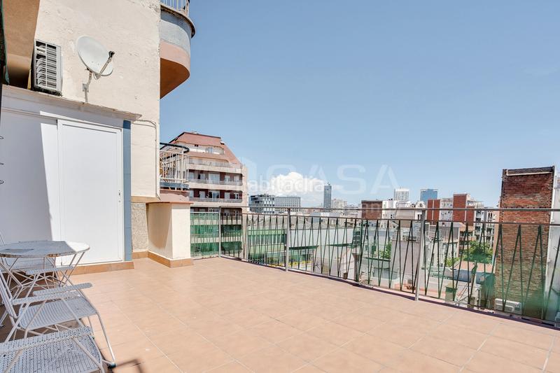 Foto 4eea55da-5376-43b2-b4b3-bd1d6cb0c721. Dachwohnung in Sants Barcelona