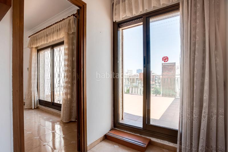 Foto 84335f0f-d849-4036-ad83-6af722196166. Dachwohnung in Sants Barcelona