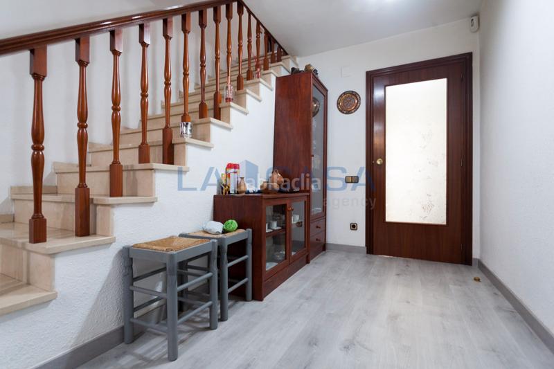 Foto cf0cd810-1490-43e0-94bd-2b78ad4da5c1. Zweistöckige wohnung mit heizung in Les Planes Hospitalet de Llobregat (L´)