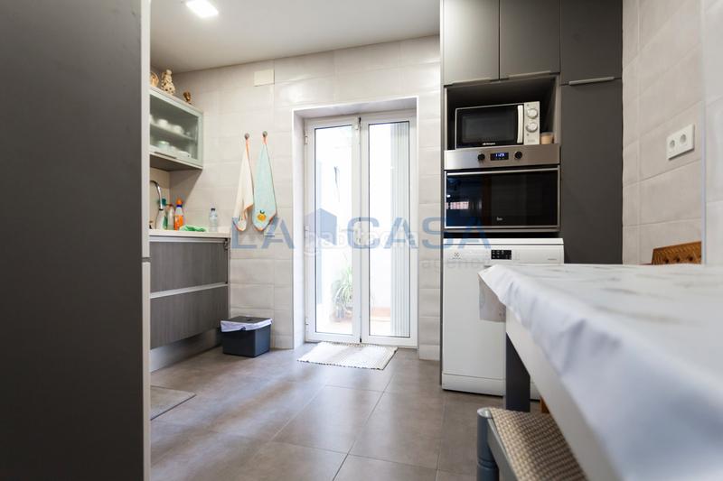 Foto f995e4e9-3d09-4cde-88f4-05a9759048f8. Zweistöckige wohnung mit heizung in Les Planes Hospitalet de Llobregat (L´)