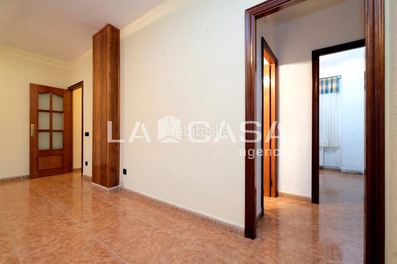 Foto b175ac0f-0cc6-45fa-a862-0e8fd0284fca. Piso en Turó de la Peira Barcelona