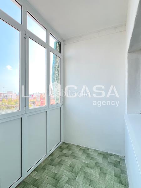 Foto 5d93c9ca-df6d-4ade-8a7f-9c0851349810. Penthouse in Prosperitat Barcelona