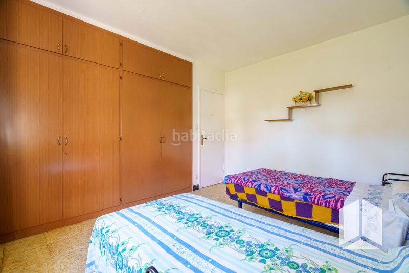 Foto b6605ac8-1d90-4b0c-82f9-46c16782f860. Casa amb aparcament a Lluminetes Castelldefels