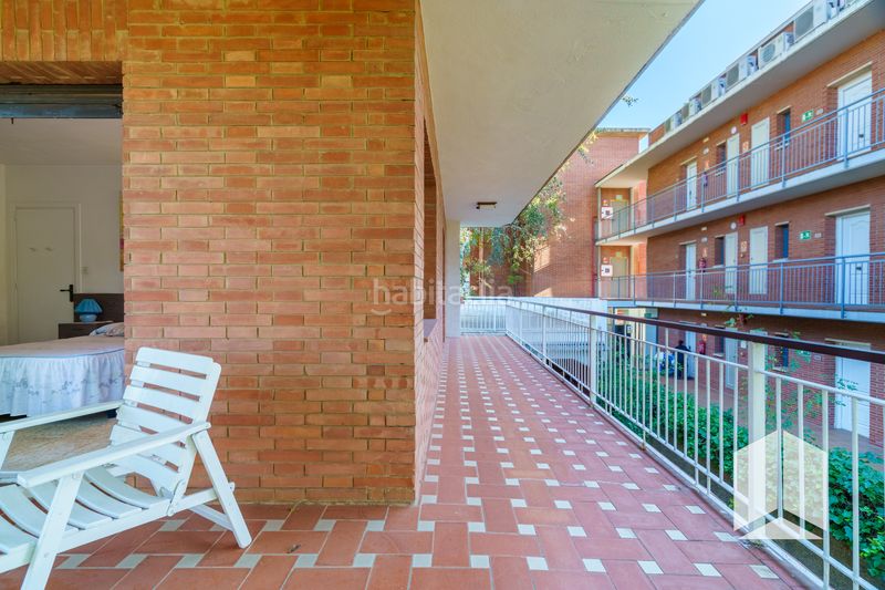 Foto c8791614-59a4-4cfb-b73d-083cde203258. Casa amb aparcament a Lluminetes Castelldefels
