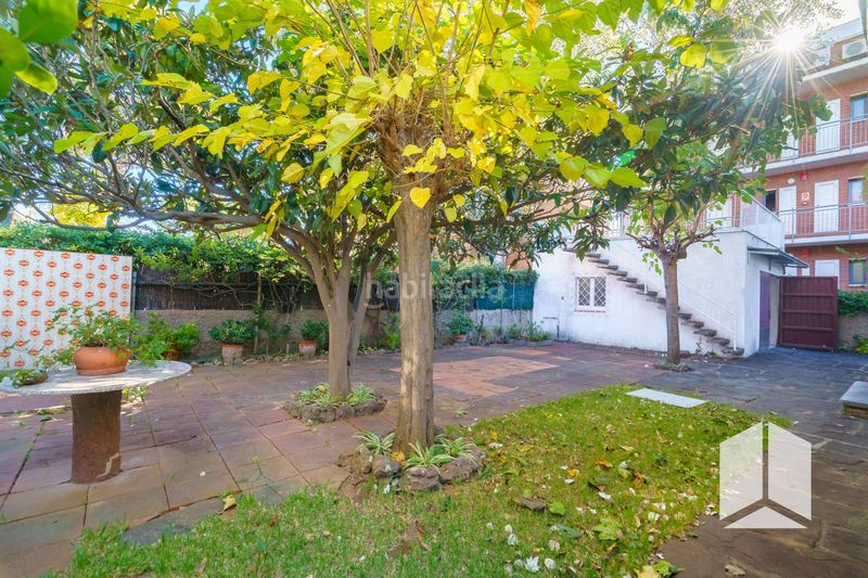 Foto d9636a91-2d1d-4ff2-a173-23a8205d2e2f. Casa amb aparcament a Lluminetes Castelldefels