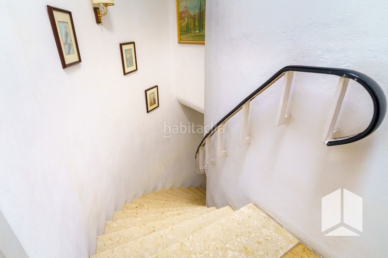 Foto f889aa26-96a3-483e-9d97-c8f35293358c. Casa amb aparcament a Lluminetes Castelldefels