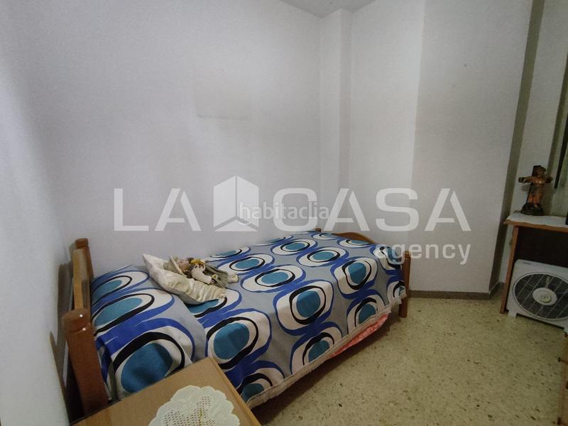 Foto 0ea927c6-bf23-4a5a-bf31-46e5b98cf6f9. Flat with heating in Centre Santa Coloma de Gramenet