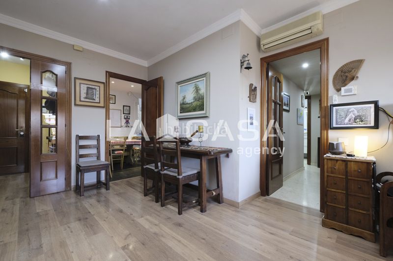 Foto 274516fa-6699-46b5-9871-c8d3912c8f47. Pis a Porta Barcelona