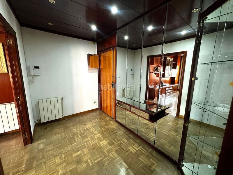 Foto 0dfb8961-3741-4f62-b0b1-eb49559116e6. Pis amb calefacció aparcament a Sants-Badal Barcelona