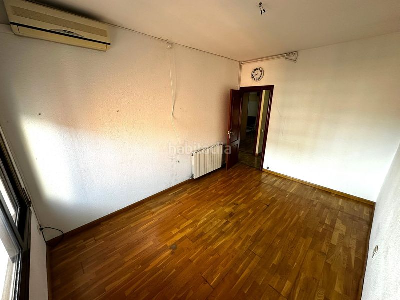 Foto 6fa1ec0e-1bf8-40a1-820d-b77bb7fc5195. Pis amb calefacció aparcament a Sants-Badal Barcelona