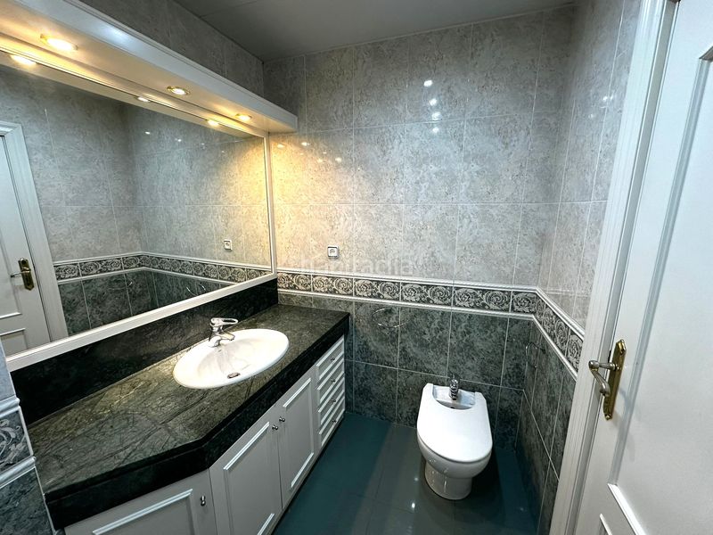 Foto a5692f1b-1411-4a3d-9c06-cc03e4ef3cac. Pis amb calefacció aparcament a Sants-Badal Barcelona