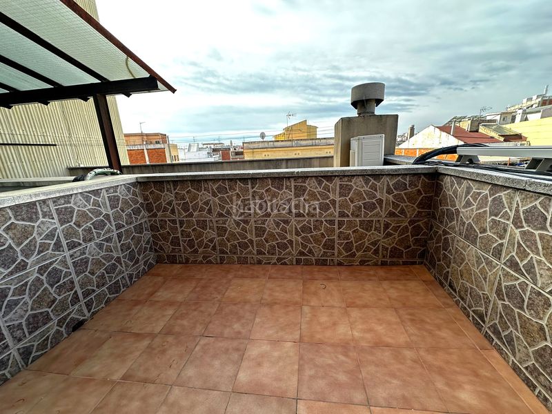 Foto d6e80a35-fab7-43cd-8dde-ada61dc9b549. Pis amb calefacció aparcament a Sants-Badal Barcelona