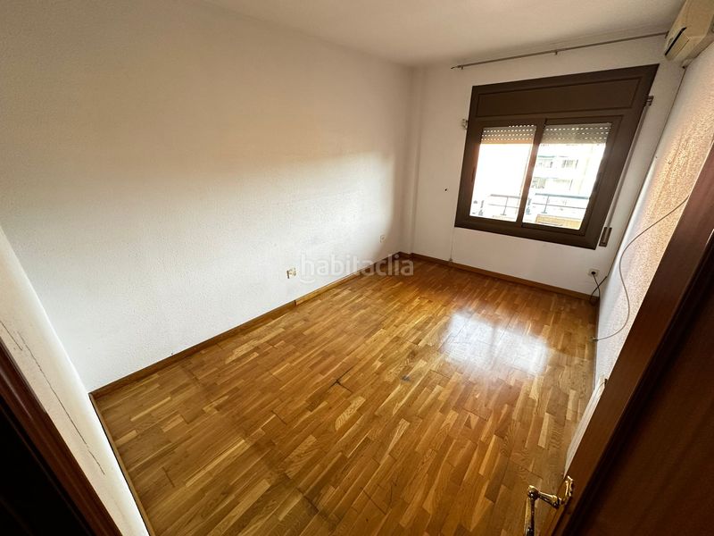 Foto f2a07836-5eca-49a4-9118-576c3ba27e1c. Pis amb calefacció aparcament a Sants-Badal Barcelona