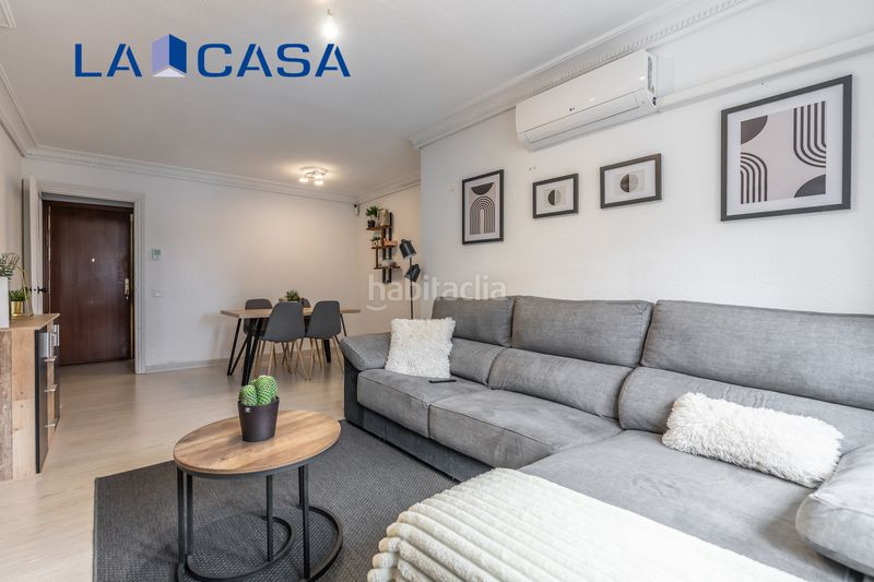 Foto 7bcb1044-3239-477f-8948-dd99f6dbfe85. Piso en Zofío Madrid