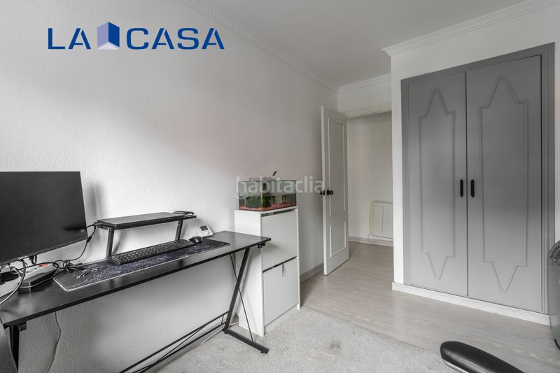 Foto cb8b323d-d108-4f66-84af-0c259f86d1ab. Piso en Zofío Madrid