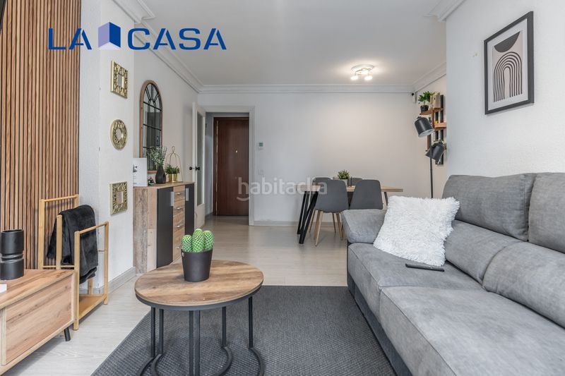 Foto ce2ae93f-b374-4b69-852d-0962713d9631. Piso en Zofío Madrid