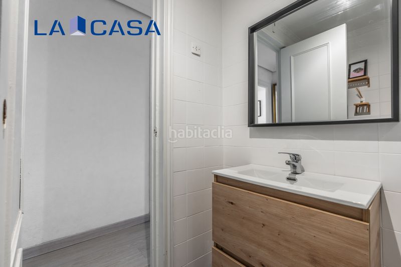 Foto f8a63721-27e7-4977-ac51-7699884888d9. Piso en Zofío Madrid