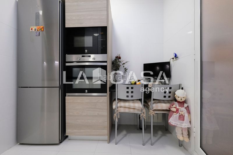 Foto cbe0d26e-3cb3-45c9-9a08-05095d2d50be. Pis amb calefacció aparcament a Vilapicina - Torre Llobeta Barcelona
