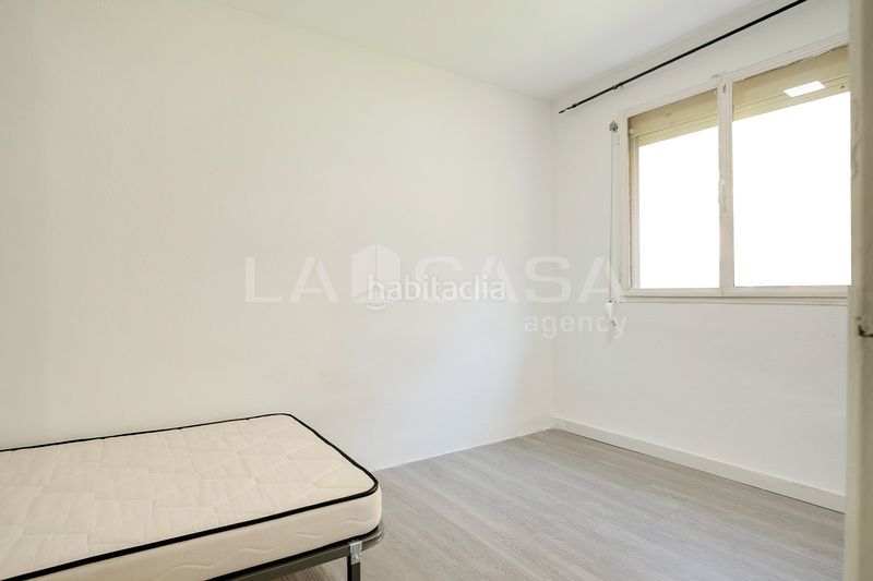 Foto 377380c1-1296-40c8-9bdd-3c385ffc30c1. Pis a La Verneda - La Pau Barcelona