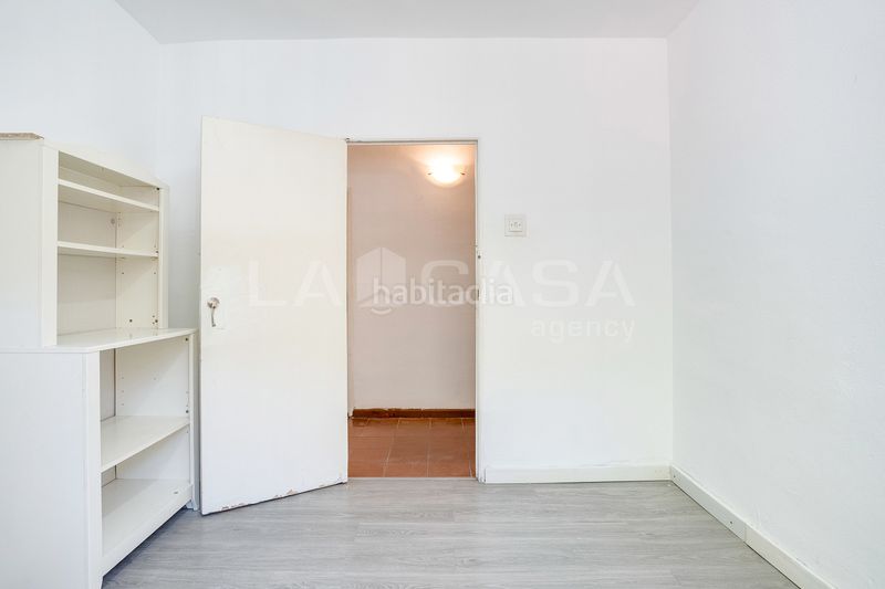 Foto 609a31ca-8e22-462b-82f6-e275e2d5e15c. Pis a La Verneda - La Pau Barcelona