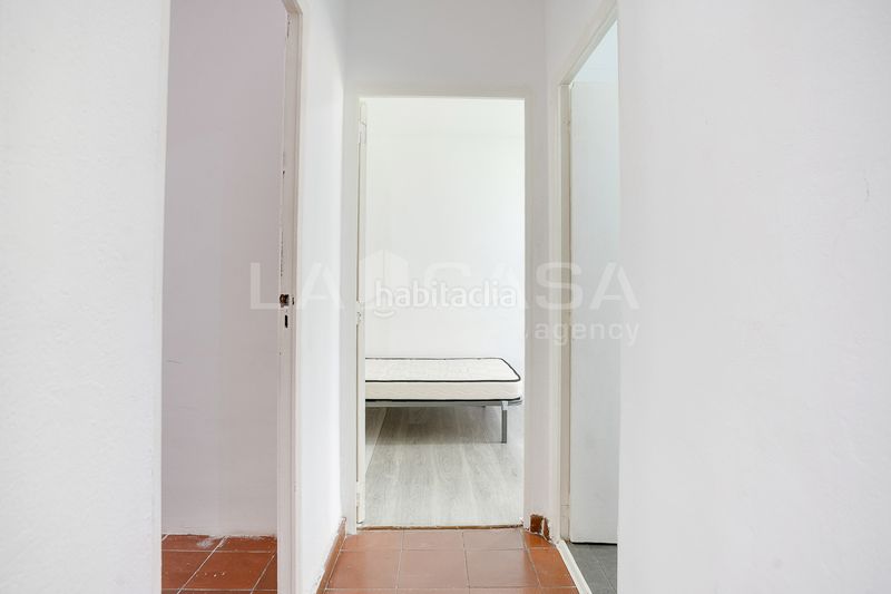 Foto 702eac87-9e13-47db-9fe8-ccaa62ba304c. Pis a La Verneda - La Pau Barcelona