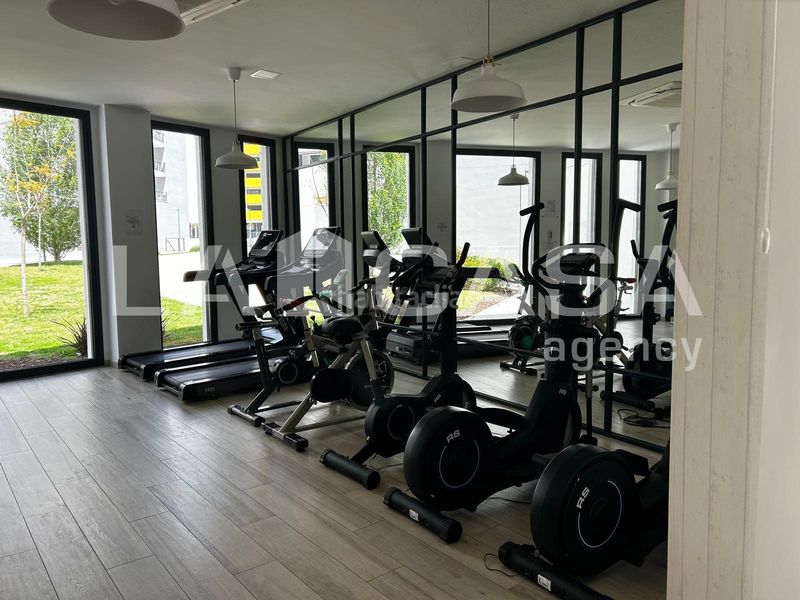 Foto 044662e8-dfbe-4d33-b869-9797fb5cc88d. Pis amb aparcament piscina a Entrenúcleos Dos Hermanas