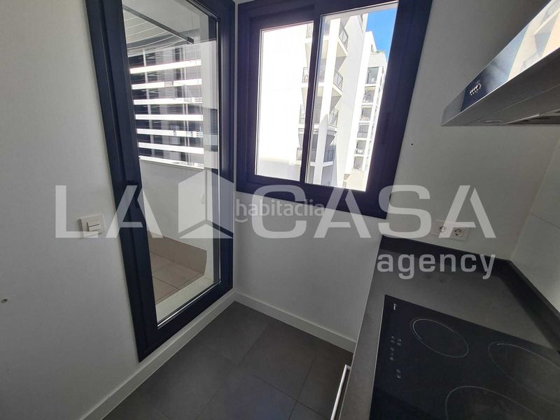 Foto 12e92003-4bb6-41c2-8776-c87a8a140475. Pis amb aparcament piscina a Entrenúcleos Dos Hermanas