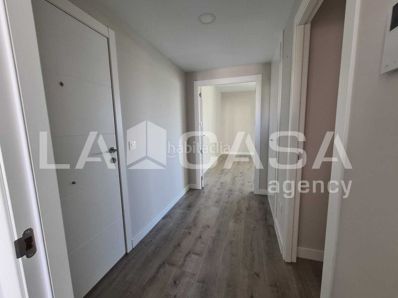 Foto 1956d7e2-0c73-450b-acc5-70d322628647. Pis amb aparcament piscina a Entrenúcleos Dos Hermanas