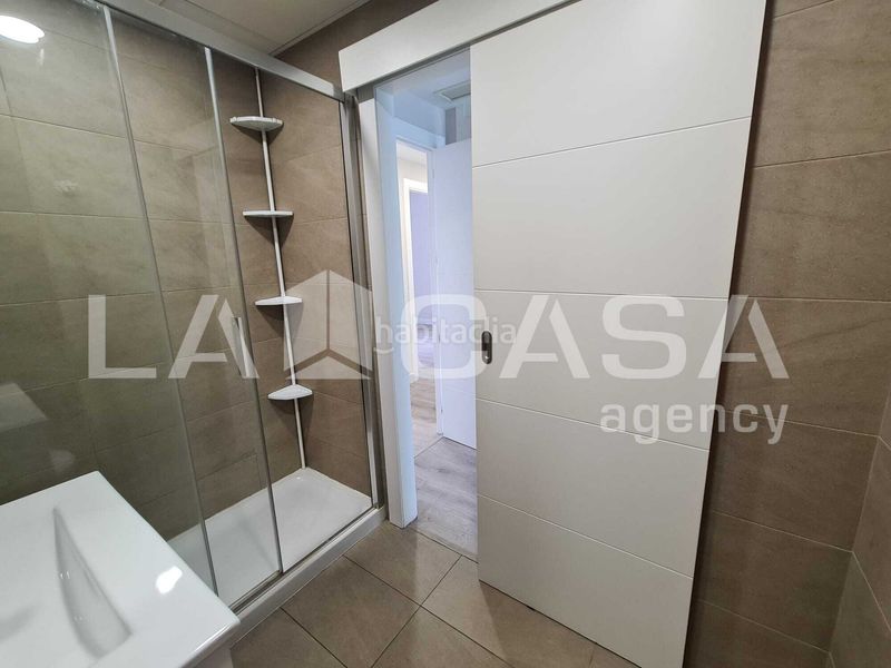 Foto 479f2dc6-18c2-46e5-b5a7-589b2af85d4c. Pis amb aparcament piscina a Entrenúcleos Dos Hermanas