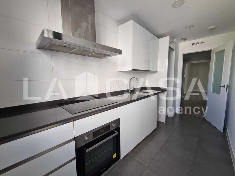 Foto 688d4187-41a3-4fdd-b9d9-4204ff82eaba. Pis amb aparcament piscina a Entrenúcleos Dos Hermanas