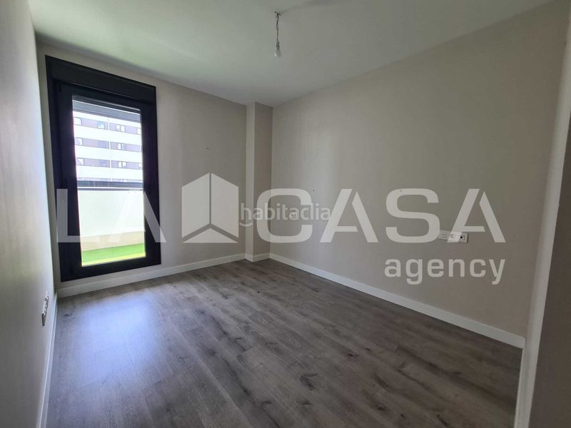 Foto 83cdee78-a272-4ca2-acc2-4d850e51a572. Pis amb aparcament piscina a Entrenúcleos Dos Hermanas