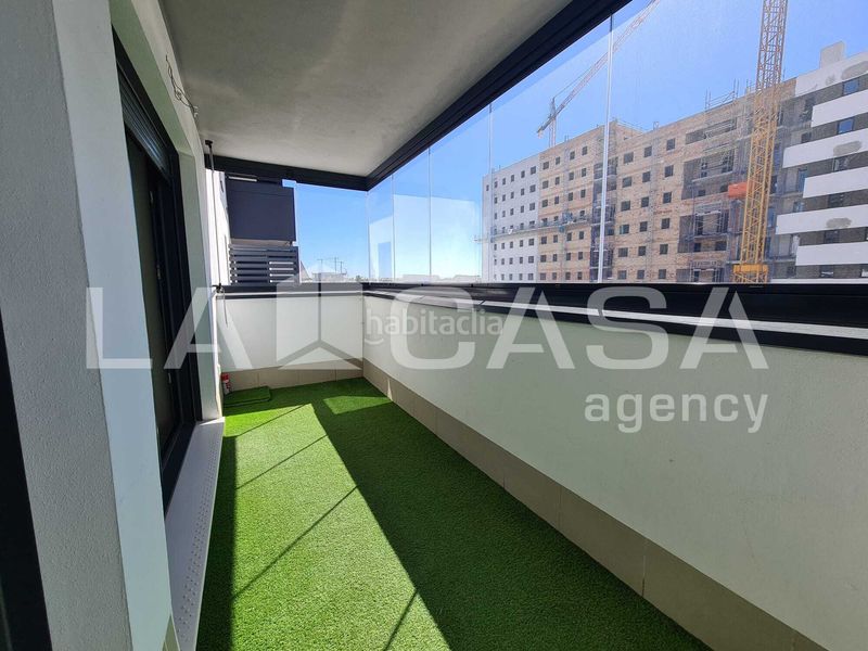 Foto 91b74fd2-3502-4eb1-8dc4-8ffbc4e06753. Pis amb aparcament piscina a Entrenúcleos Dos Hermanas