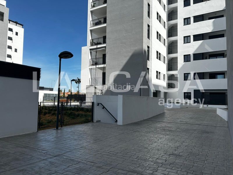 Foto ba945722-5dbf-418a-a064-4afe7a018127. Pis amb aparcament piscina a Entrenúcleos Dos Hermanas