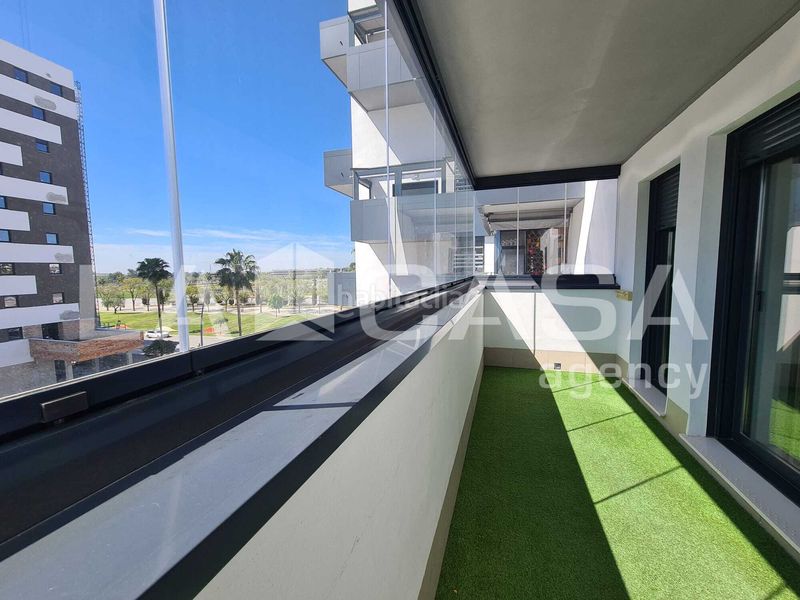 Foto f123176c-82f8-48ba-bddb-e1f8adcc829f. Pis amb aparcament piscina a Entrenúcleos Dos Hermanas